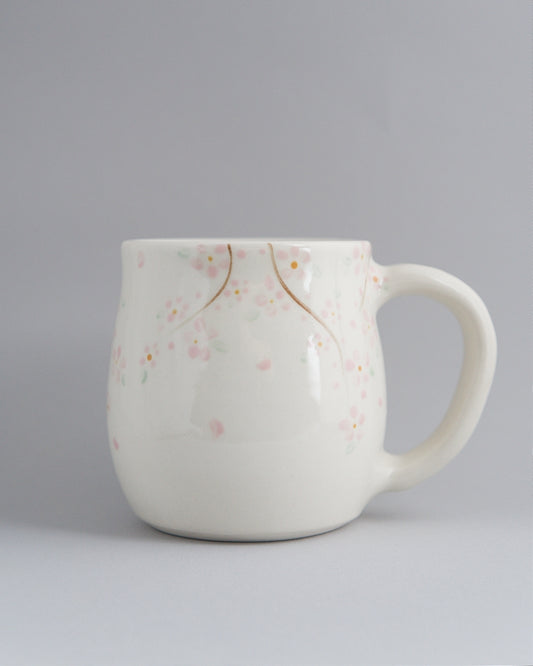 Primavera - Short mug with small pink flowers from the rim