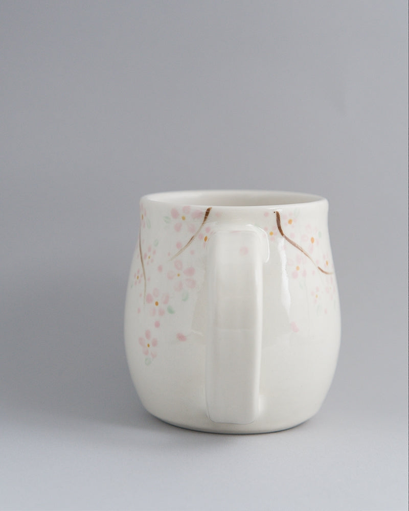 Primavera - Short mug with small pink flowers from the rim